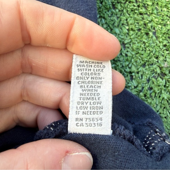 Abercrombie & Fitch Dark Blue Long Sleeve Tee, Size Medium - Picture 9 of 10